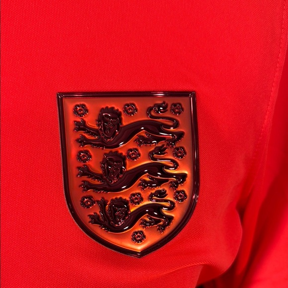 Nike England Women's Red Women’s Jersey Size Small - Picture 2 of 11